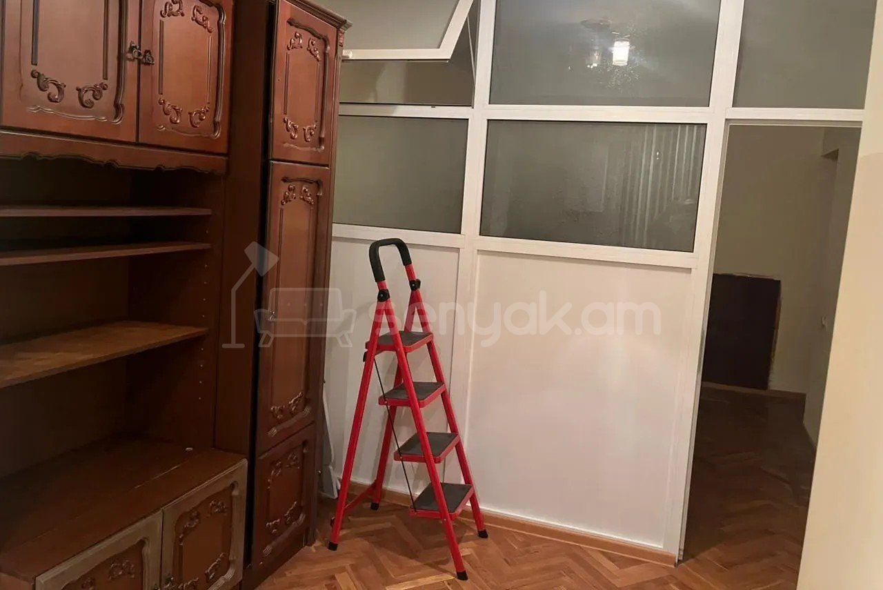 3 Սենյականոց Բնակարան Քարե Շենքում, 76քմ, 4/5 հարկ, Կոսմետիկ Վերանորոգված, Կահավորված, Արևկող