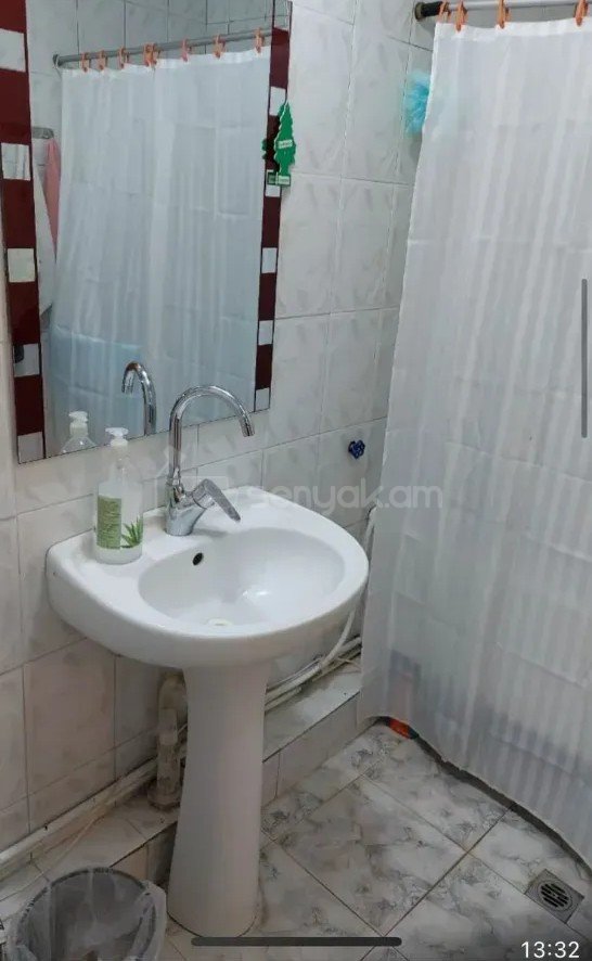 4 Սենյականոց Բնակարան Քարե Շենքում, 100քմ, 3/5 հարկ, Կոսմետիկ Վերանորոգված, Կահավորված, Արևկող