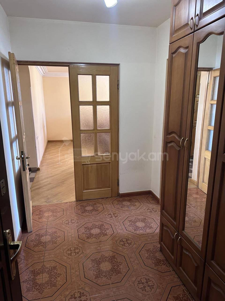 4 Սենյականոց Բնակարան, 113քմ, 5/5 հարկ, Պետական Վիճակում