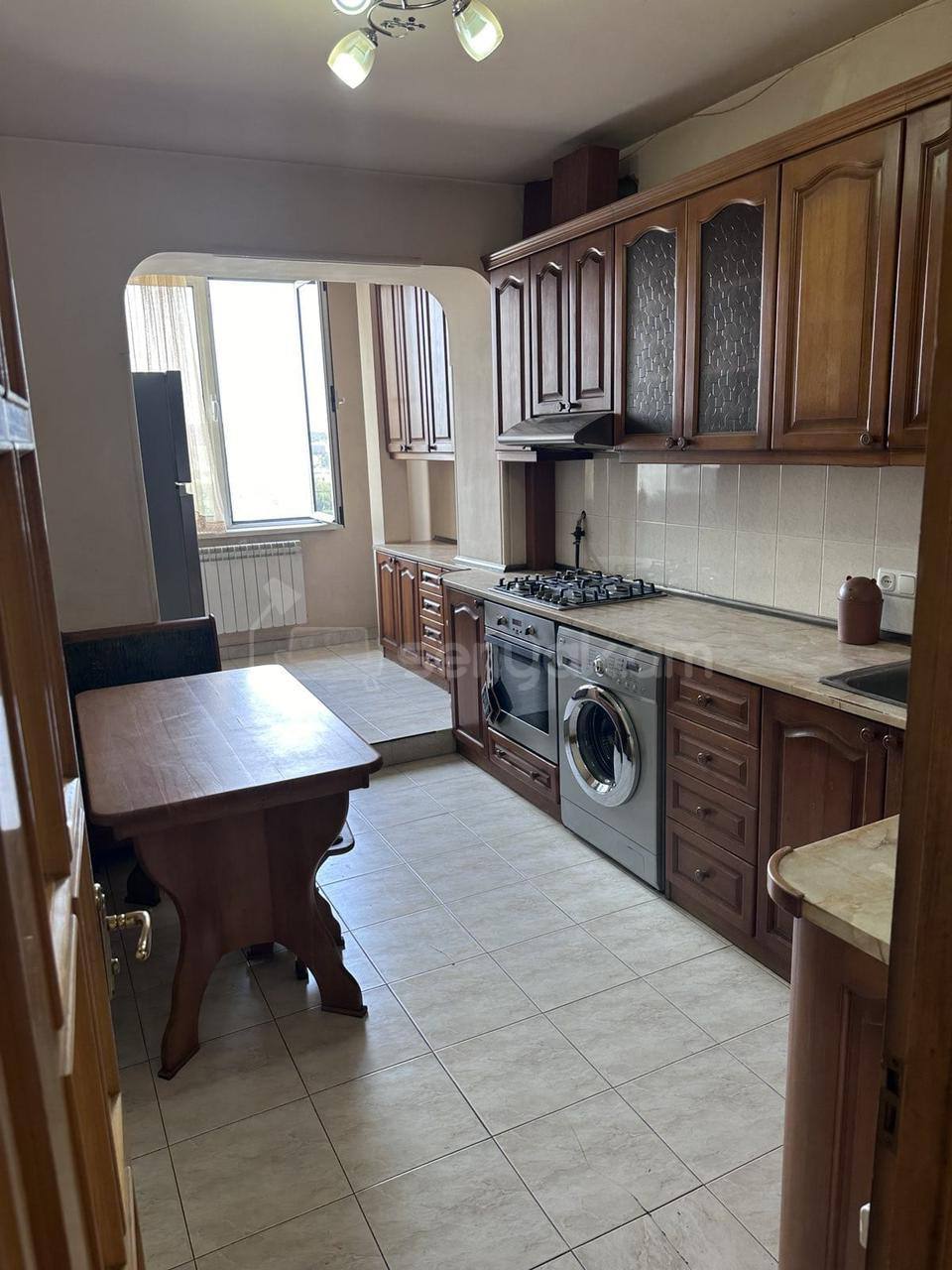 4 Սենյականոց Բնակարան, 113քմ, 5/5 հարկ, Պետական Վիճակում