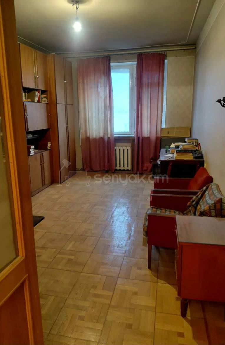 3 Սենյականոց Բնակարան Քարե Շենքում, 95քմ, 5/5 հարկ, Նորմալ Վիճակում