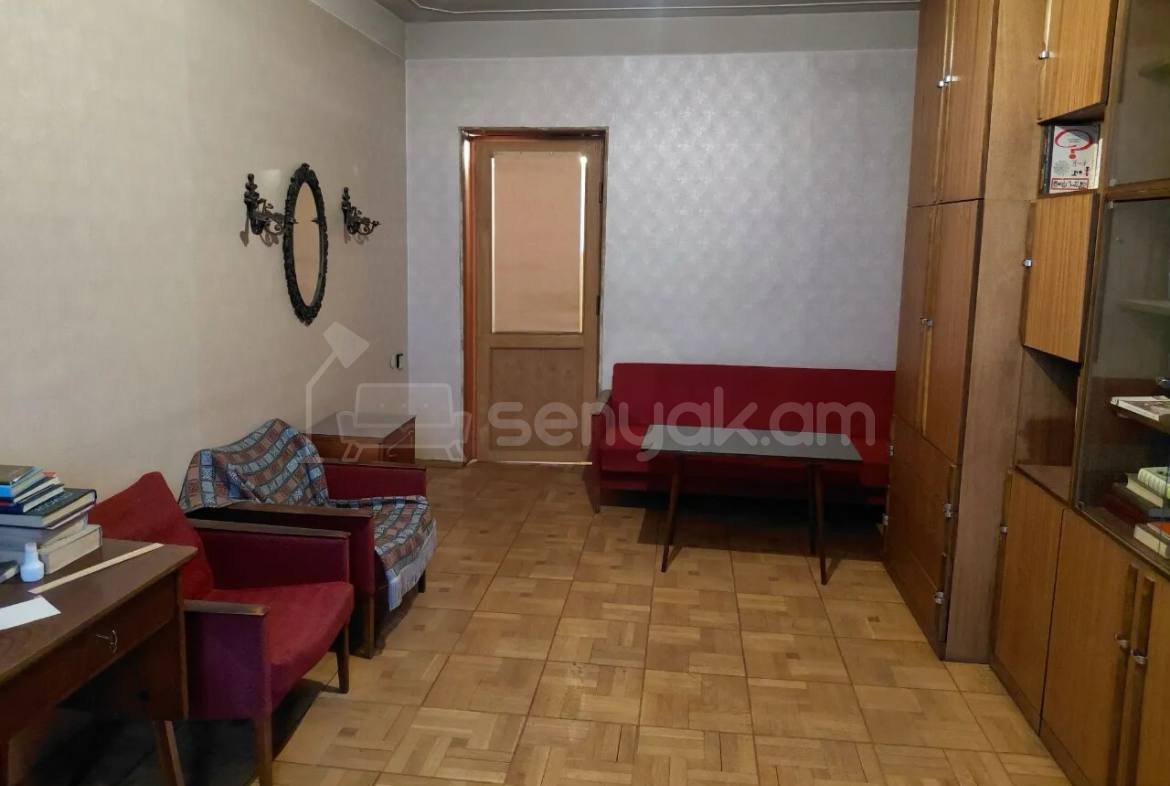 3 Սենյականոց Բնակարան Քարե Շենքում, 95քմ, 5/5 հարկ, Նորմալ Վիճակում