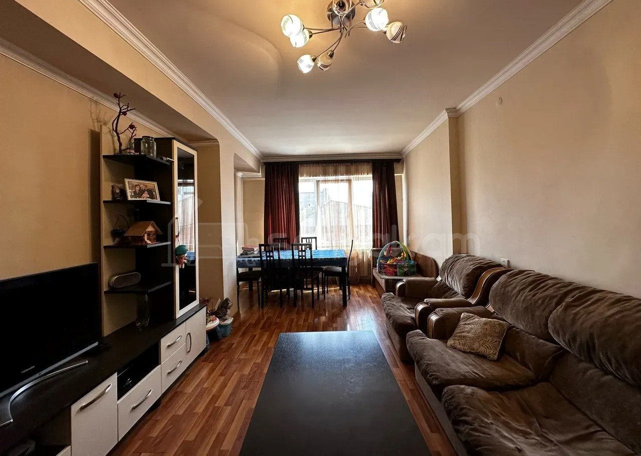 2 Սենյականոց Բնակարան, 63քմ, 2/9 հարկ, Նորմալ Վիճակում