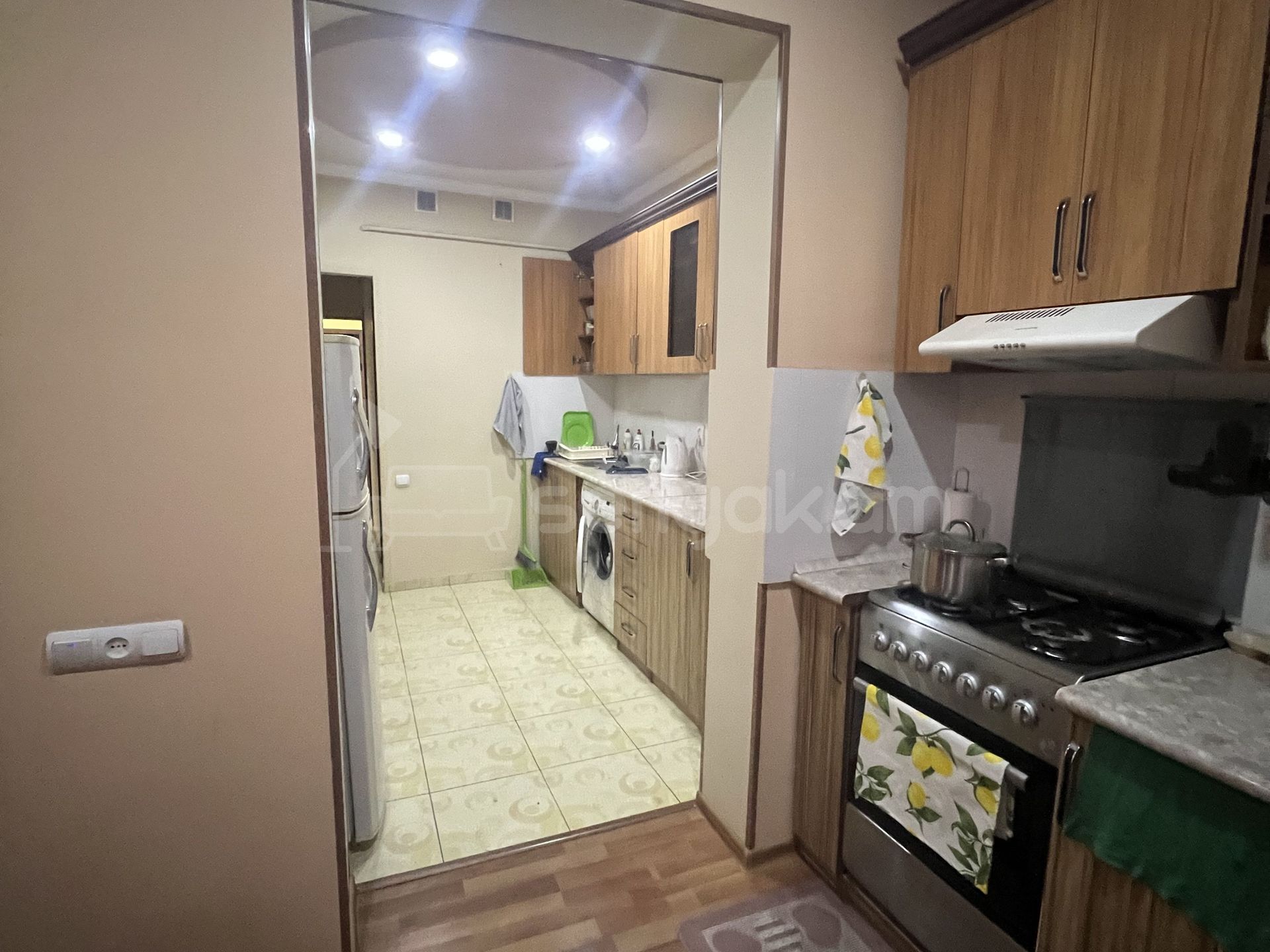 3 Սենյականոց Բնակարան, 73քմ, 1/5 հարկ, Նորմալ Վիճակում