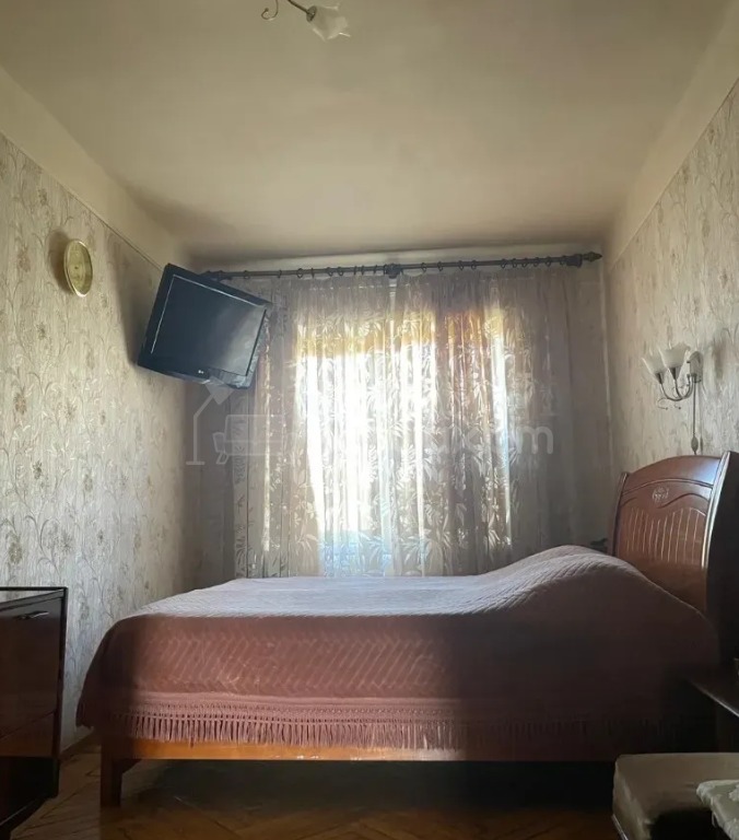 3 Սենյականոց Բնակարան Քարե Շենքում, 60քմ, 4/4 հարկ, Կապիտալ Վերանորոգված