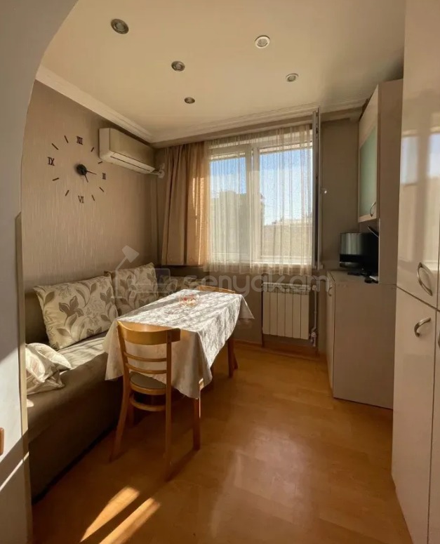 3 Սենյականոց Բնակարան Քարե Շենքում, 60քմ, 4/4 հարկ, Կապիտալ Վերանորոգված