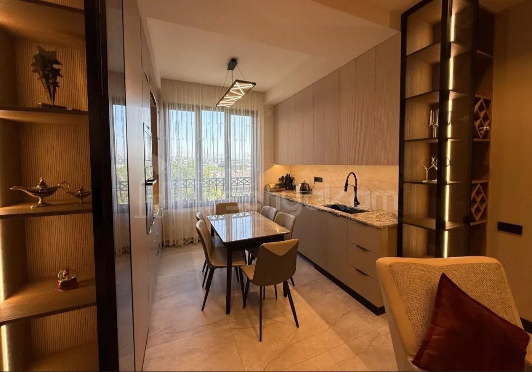 2 Սենյականոց Բնակարան Քարե Շենքում, 55քմ, 4/5 հարկ, Դիզայներական Վերանորոգված