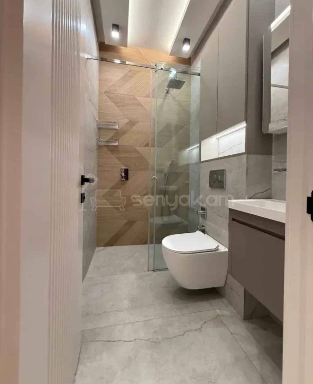 2 Սենյականոց Բնակարան Քարե Շենքում, 55քմ, 4/5 հարկ, Դիզայներական Վերանորոգված