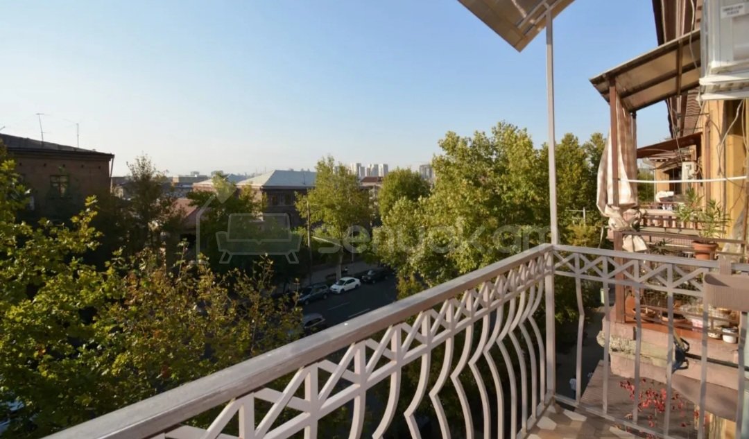 2 Սենյականոց Բնակարան Քարե Շենքում, 55քմ, 4/5 հարկ, Դիզայներական Վերանորոգված