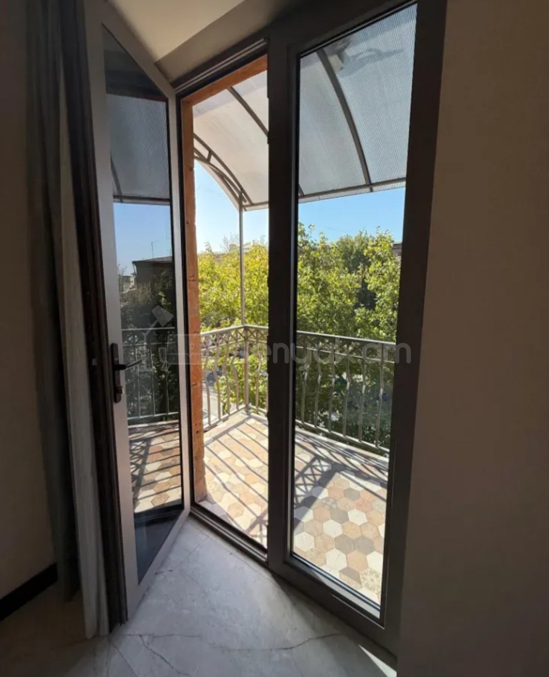 2 Սենյականոց Բնակարան Քարե Շենքում, 55քմ, 4/5 հարկ, Դիզայներական Վերանորոգված