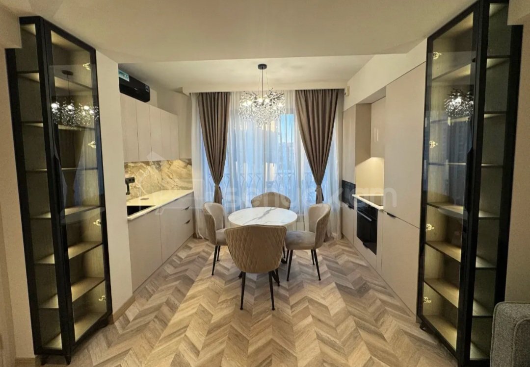 2 Սենյականոց Բնակարան, 42քմ, 3/8 հարկ, Դիզայներական Վերանորոգված