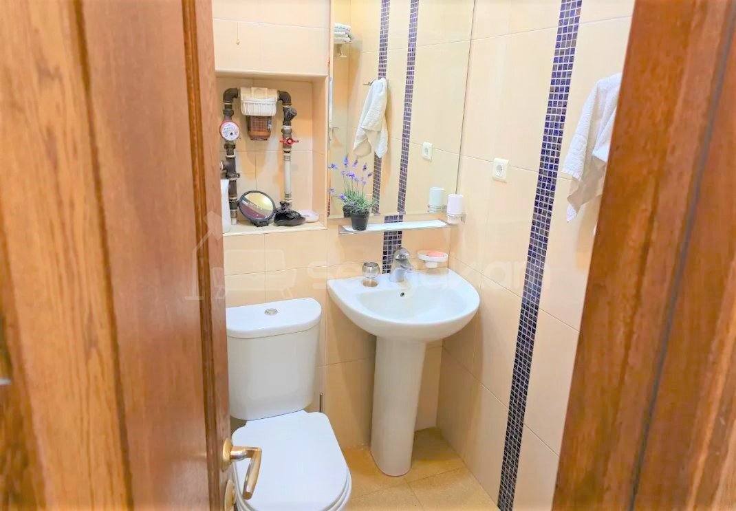 5 Սենյականոց Բնակարան Քարե Շենքում, 185քմ, 4/4 հարկ, Կապիտալ Վերանորոգված