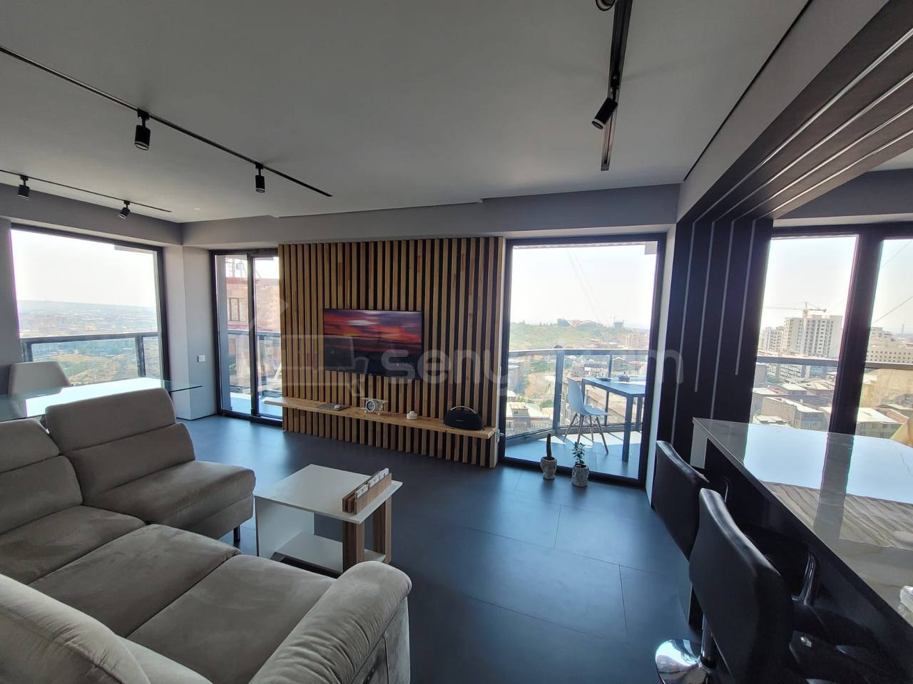 3 Սենյականոց Բնակարան Նորակառույցում, 95քմ, 11/14 հարկ, Դիզայներական Վերանորոգված