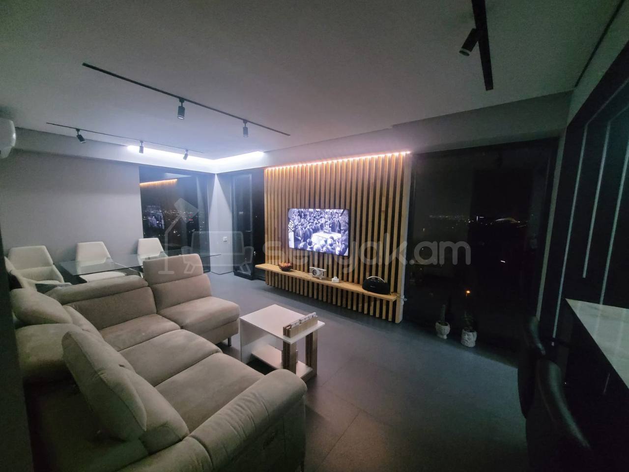 3 Սենյականոց Բնակարան Նորակառույցում, 95քմ, 11/14 հարկ, Դիզայներական Վերանորոգված