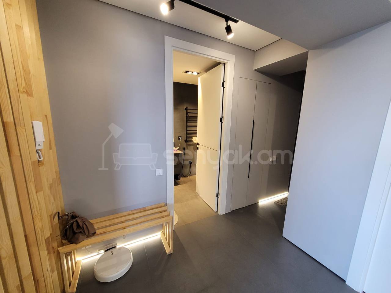 3 Սենյականոց Բնակարան Նորակառույցում, 95քմ, 11/14 հարկ, Դիզայներական Վերանորոգված