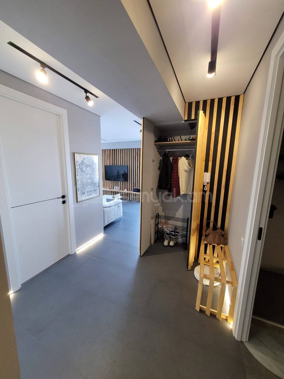 3 Սենյականոց Բնակարան Նորակառույցում, 95քմ, 11/14 հարկ, Դիզայներական Վերանորոգված