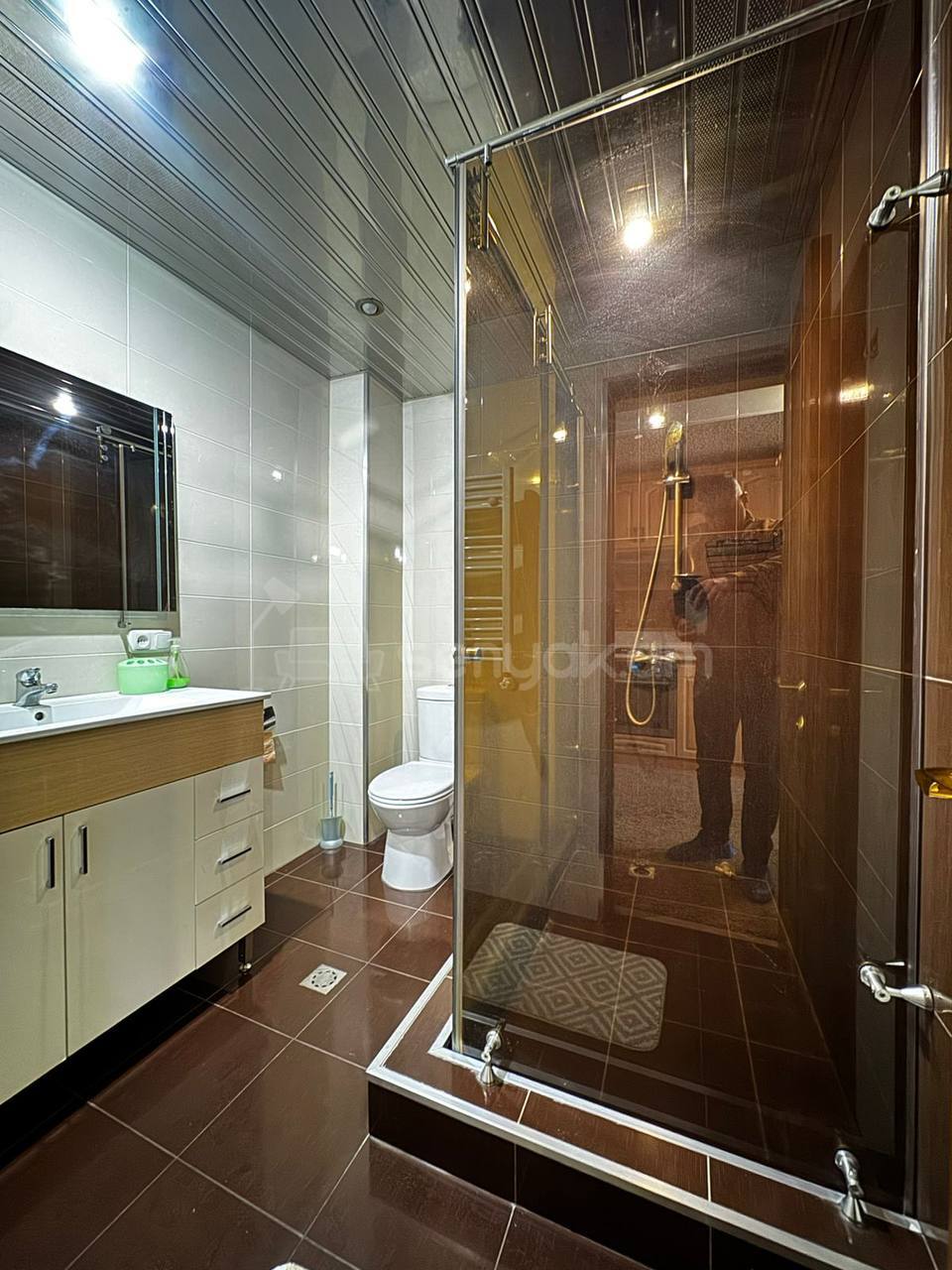 3 Սենյականոց Բնակարան, 100քմ, 3/5 հարկ, Նորմալ Վիճակում, Կահավորված, Արևկող