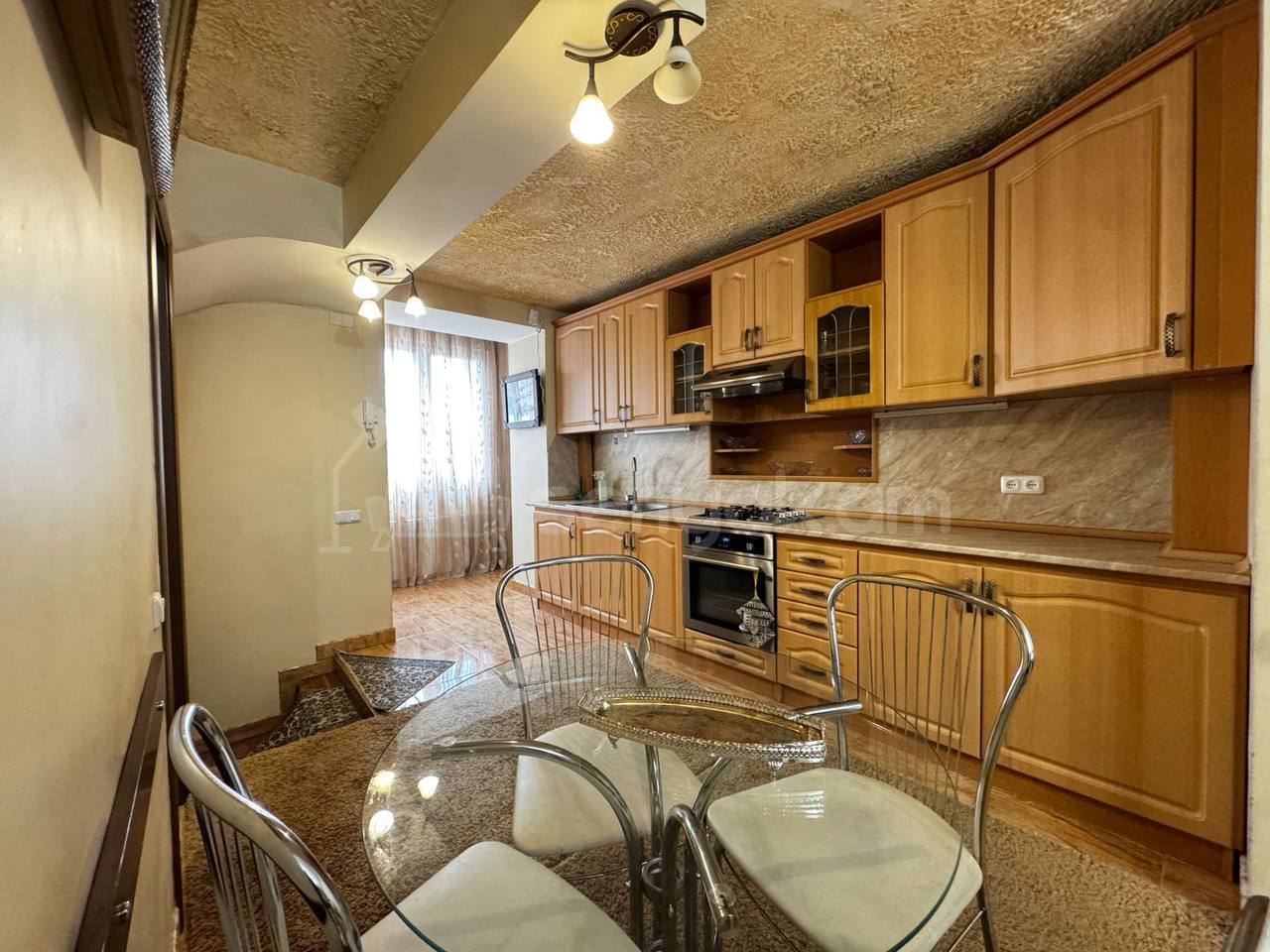 3 Սենյականոց Բնակարան, 100քմ, 3/5 հարկ, Նորմալ Վիճակում, Կահավորված, Արևկող