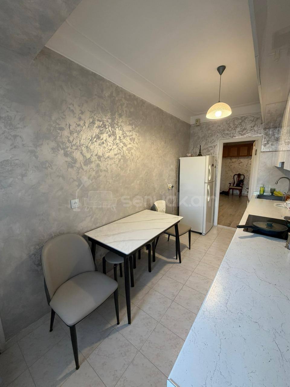 3 Սենյականոց Բնակարան, 82քմ, 6/14 հարկ, Նորմալ Վիճակում