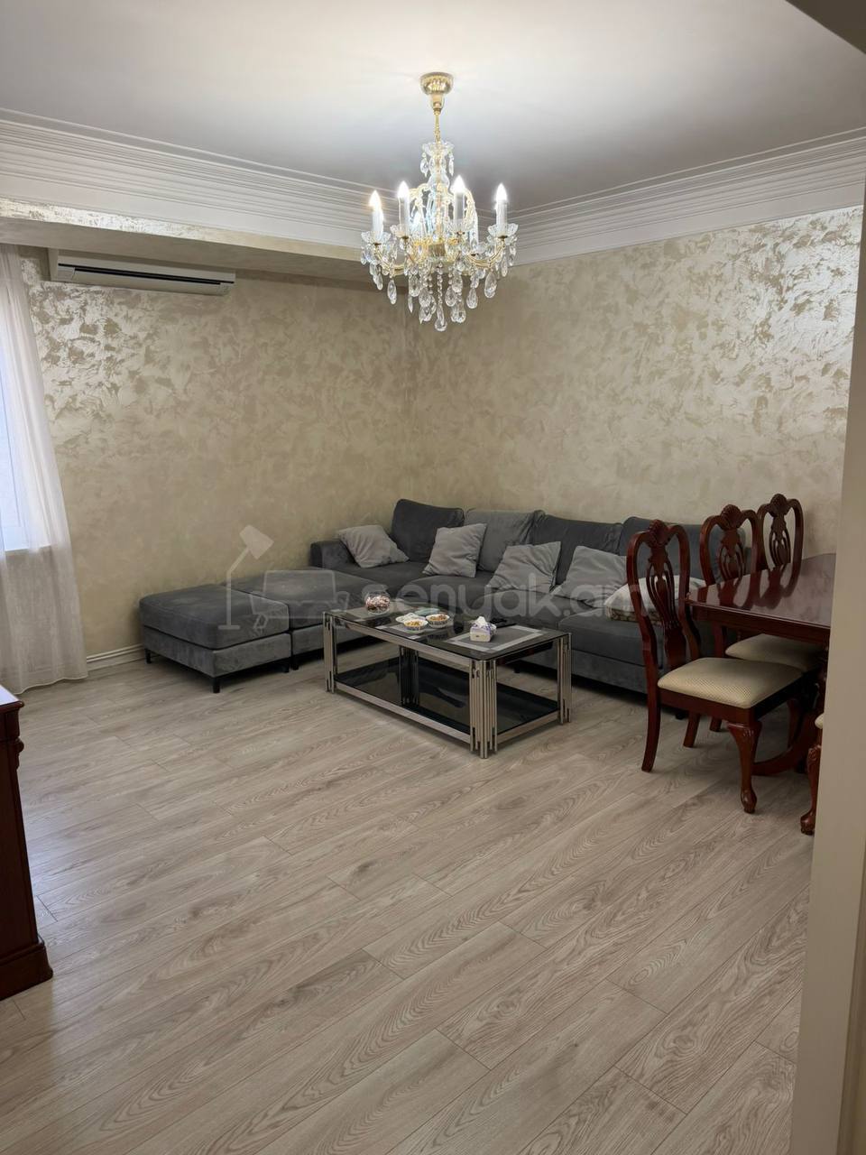 3 Սենյականոց Բնակարան, 82քմ, 6/14 հարկ, Նորմալ Վիճակում