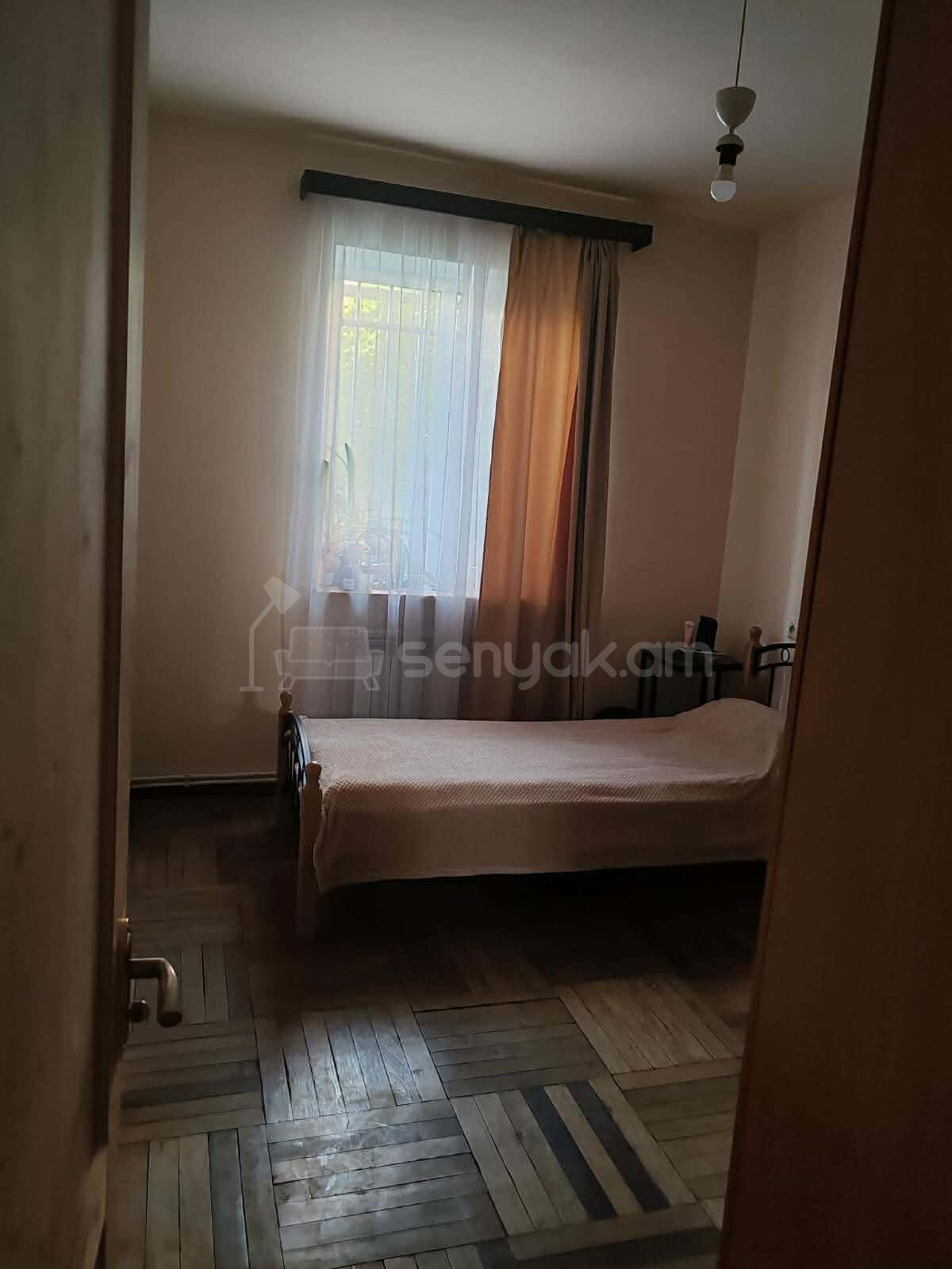 4 Սենյականոց Բնակարան Քարե Շենքում, 109քմ, 1/5 հարկ, Կապիտալ Վերանորոգված