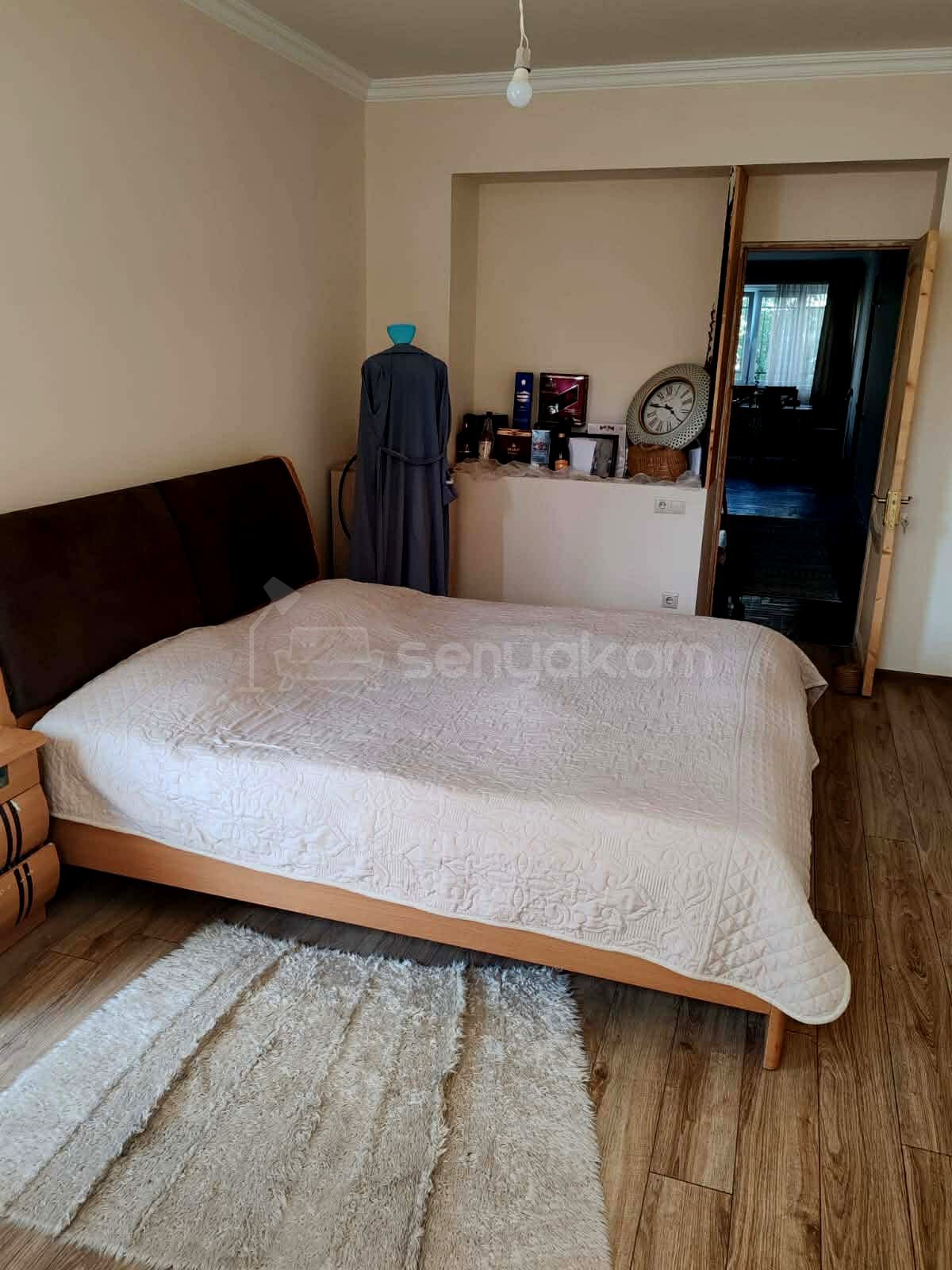 4 Սենյականոց Բնակարան Քարե Շենքում, 109քմ, 1/5 հարկ, Կապիտալ Վերանորոգված