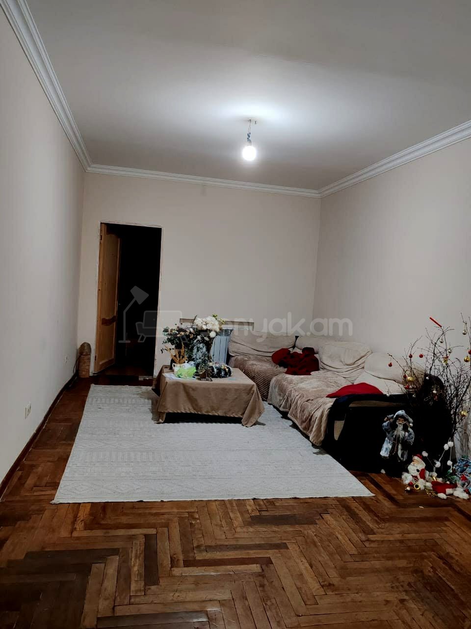 4 Սենյականոց Բնակարան Քարե Շենքում, 109քմ, 1/5 հարկ, Կապիտալ Վերանորոգված