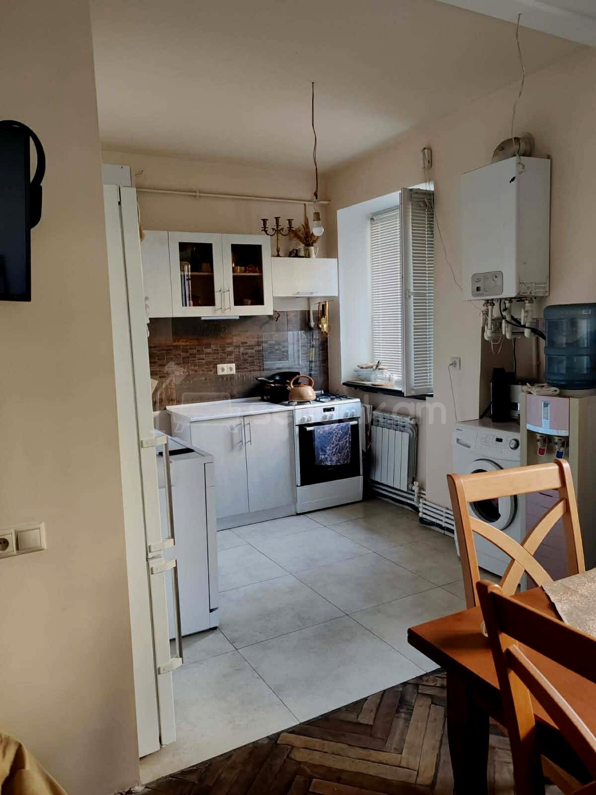 4 Սենյականոց Բնակարան Քարե Շենքում, 109քմ, 1/5 հարկ, Կապիտալ Վերանորոգված