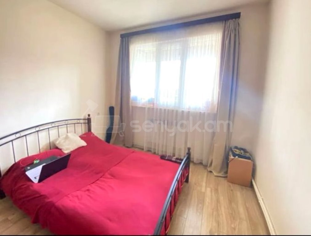 4 Սենյականոց Բնակարան Քարե Շենքում, 109քմ, 1/5 հարկ, Կապիտալ Վերանորոգված