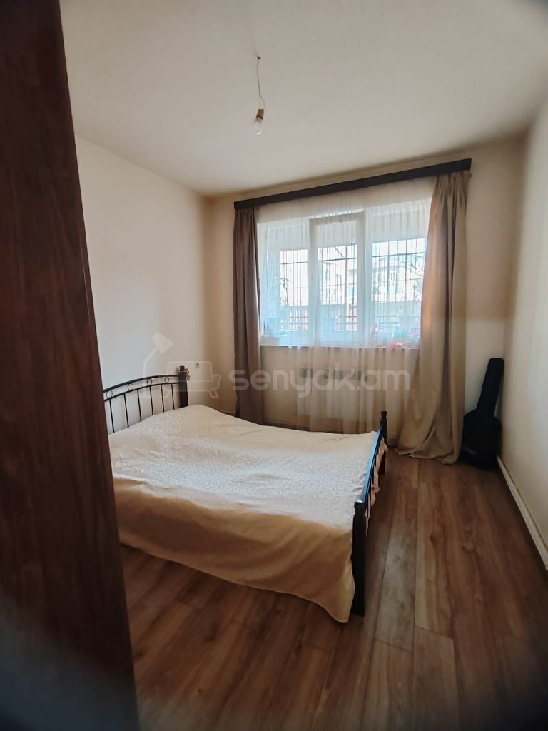 4 Սենյականոց Բնակարան Քարե Շենքում, 109քմ, 1/5 հարկ, Կապիտալ Վերանորոգված