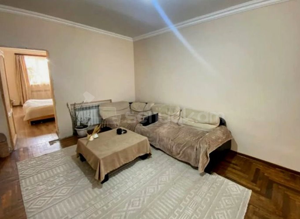 4 Սենյականոց Բնակարան Քարե Շենքում, 109քմ, 1/5 հարկ, Կապիտալ Վերանորոգված