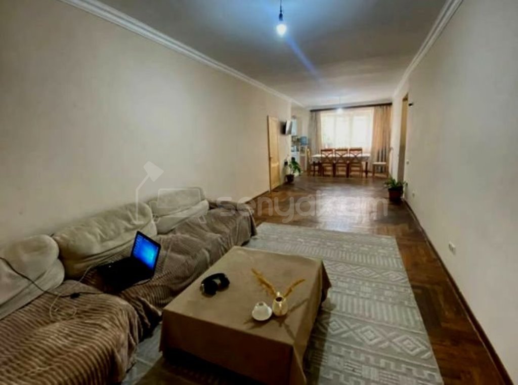 4 Սենյականոց Բնակարան Քարե Շենքում, 109քմ, 1/5 հարկ, Կապիտալ Վերանորոգված