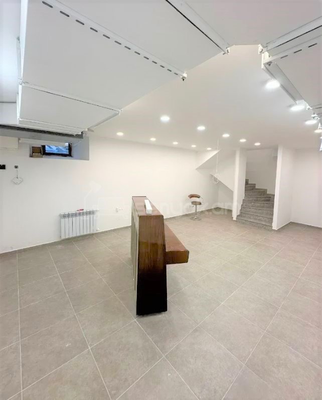 Կոմերցիոն Տարածք, 200քմ, Կապիտալ Վերանորոգված