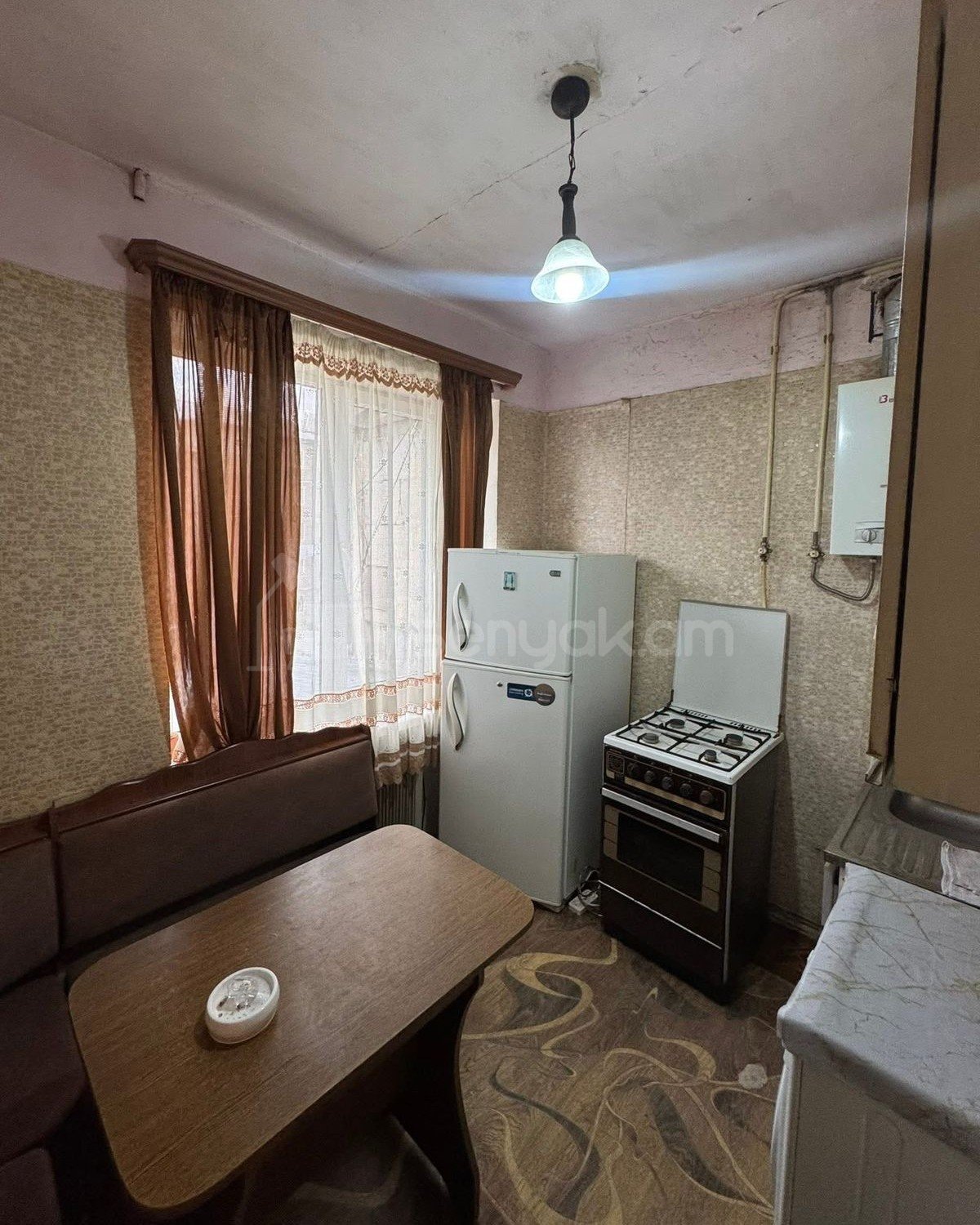 2 Սենյականոց Բնակարան Քարե Շենքում, 52քմ, 5/5 հարկ, Նորմալ Վիճակում