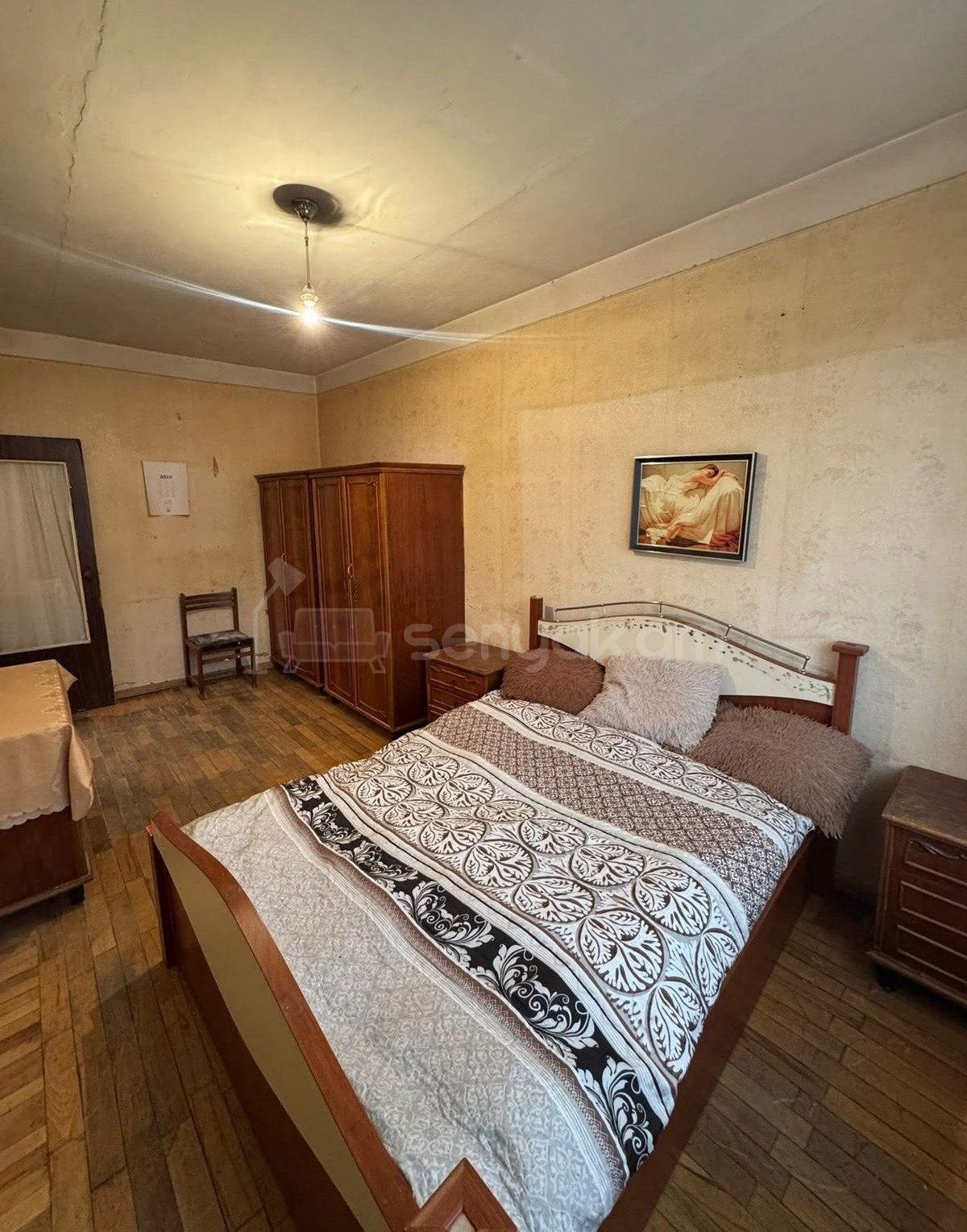 2 Սենյականոց Բնակարան Քարե Շենքում, 52քմ, 5/5 հարկ, Նորմալ Վիճակում