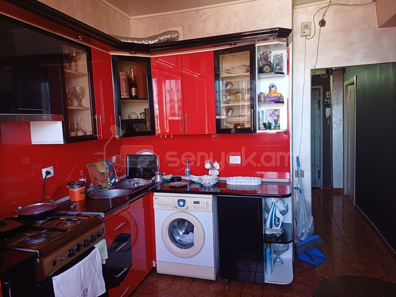 3 Սենյականոց Բնակարան, 61քմ, 8/10 հարկ, Կապիտալ Վերանորոգված