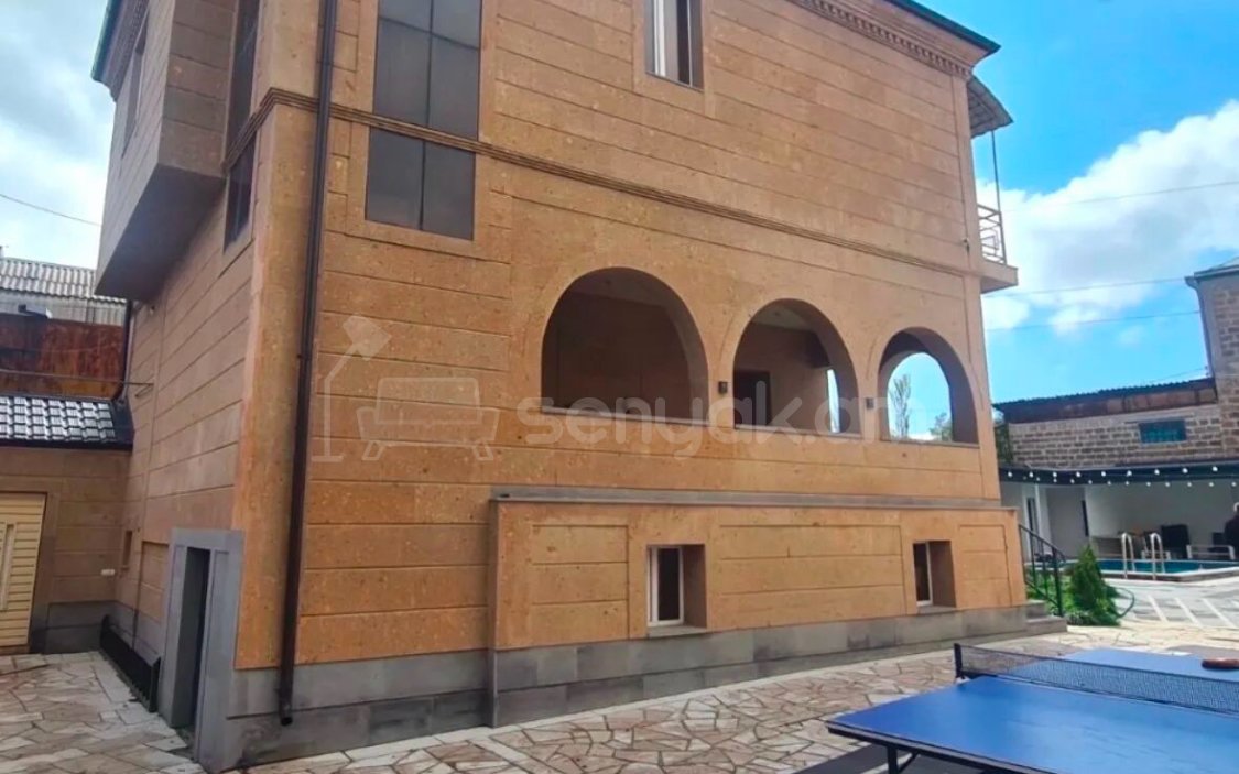 5 Սենյականոց Սեփական Տուն, 230քմ, Կապիտալ Վերանորոգված, Ավտոտնակով