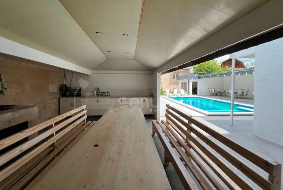 5 Սենյականոց Սեփական Տուն, 230քմ, Կապիտալ Վերանորոգված, Ավտոտնակով