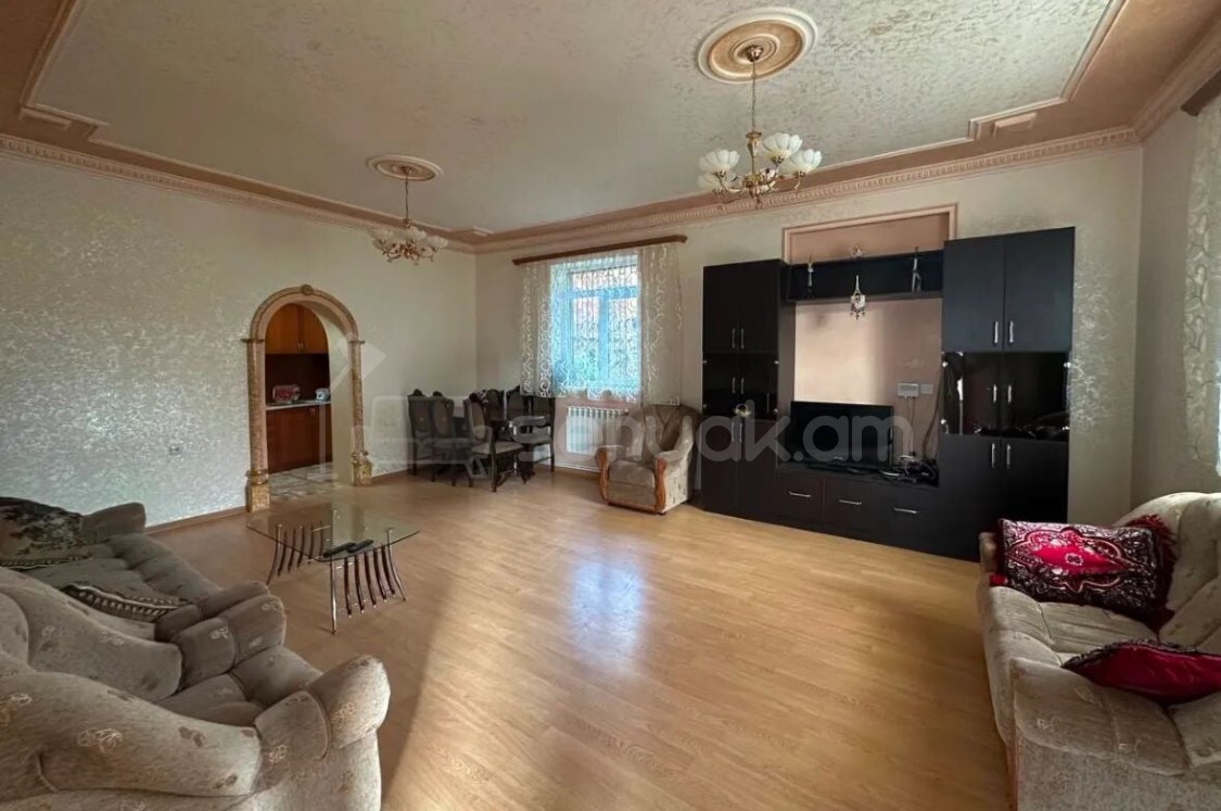 5 Սենյականոց Սեփական Տուն, 230քմ, Կապիտալ Վերանորոգված, Ավտոտնակով