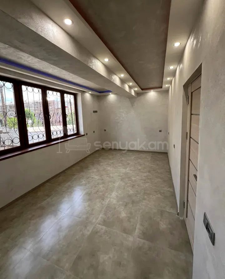 2 Սենյականոց Բնակարան Քարե Շենքում, 50քմ, 1/5 հարկ, Կապիտալ Վերանորոգված