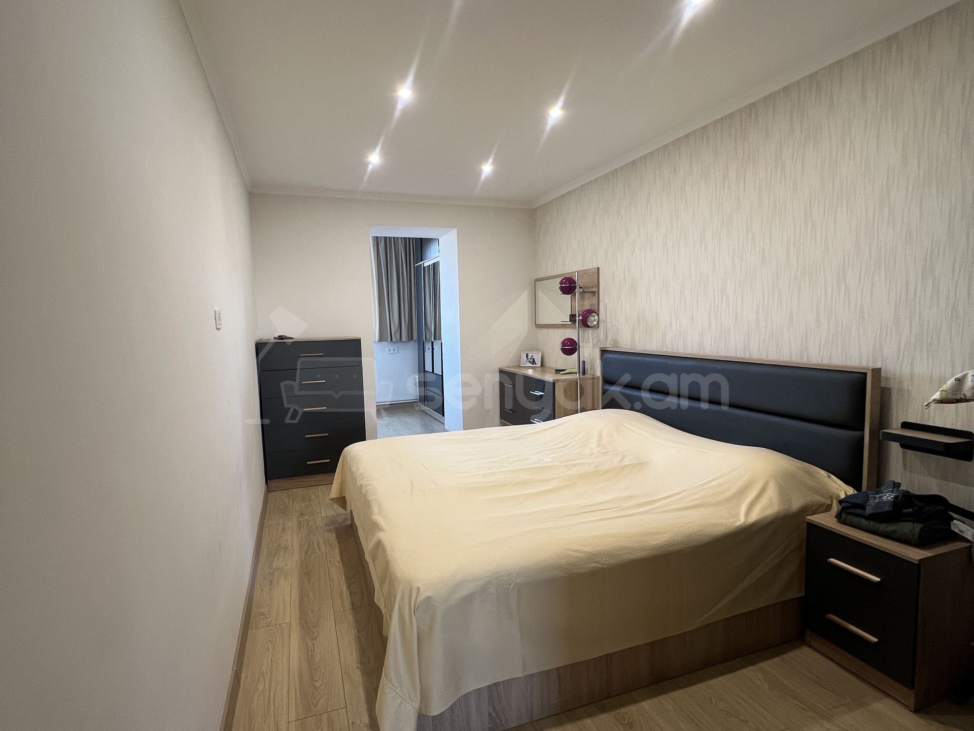 4 Սենյականոց Բնակարան, 67քմ, 3/5 հարկ, Կապիտալ Վերանորոգված