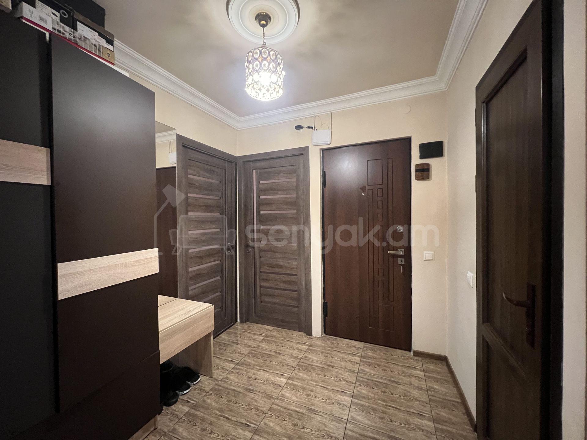 4 Սենյականոց Բնակարան, 67քմ, 3/5 հարկ, Կապիտալ Վերանորոգված