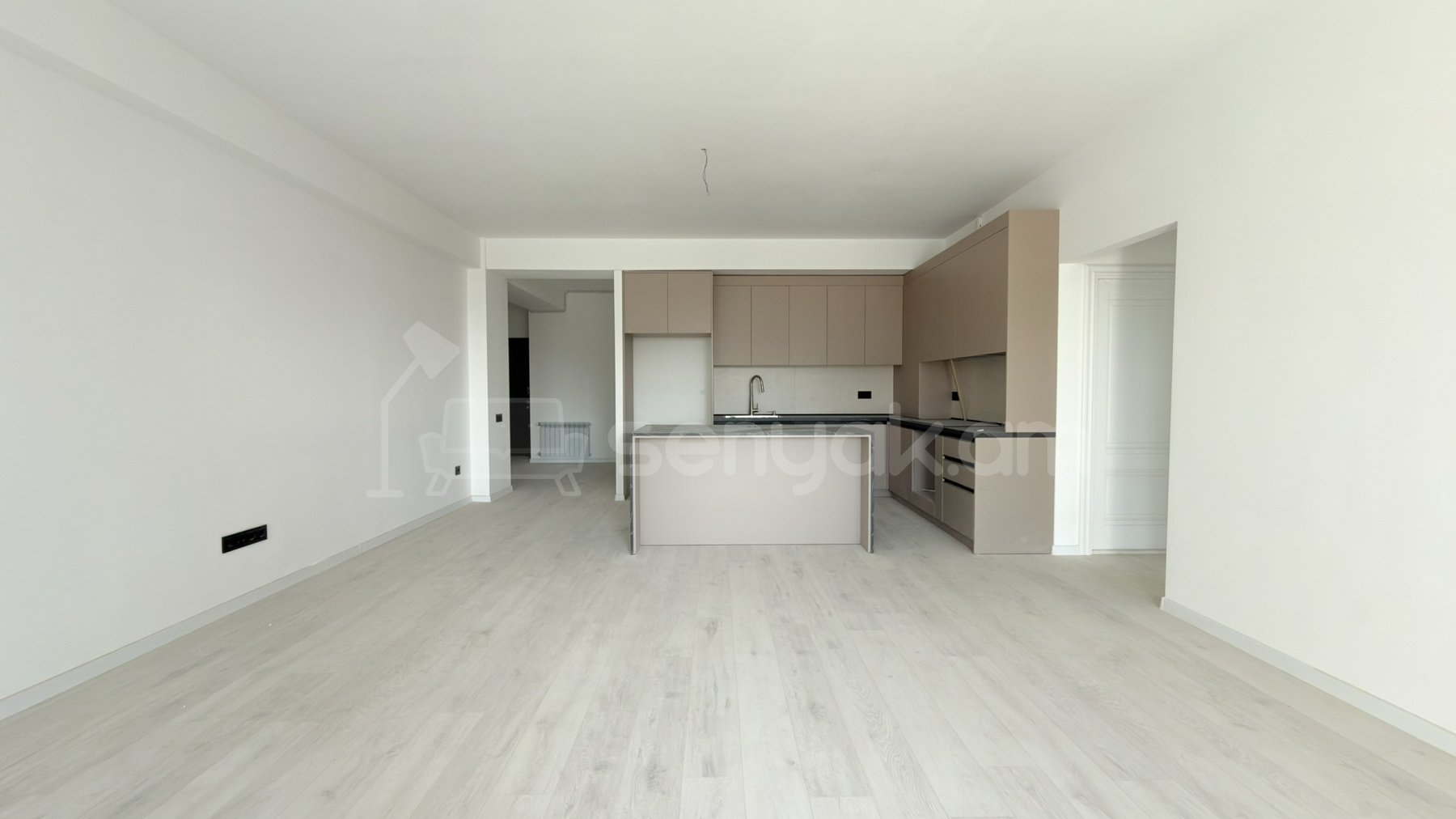 3 Սենյականոց Բնակարան Նորակառույցում, 117քմ, 6/7 հարկ, Կապիտալ Վերանորոգված