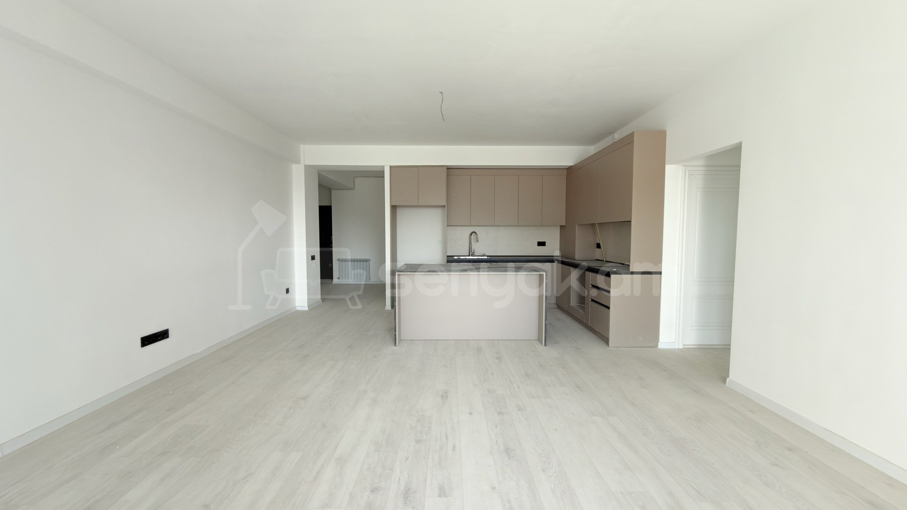 3 Սենյականոց Բնակարան Նորակառույցում, 117քմ, 6/7 հարկ, Կապիտալ Վերանորոգված