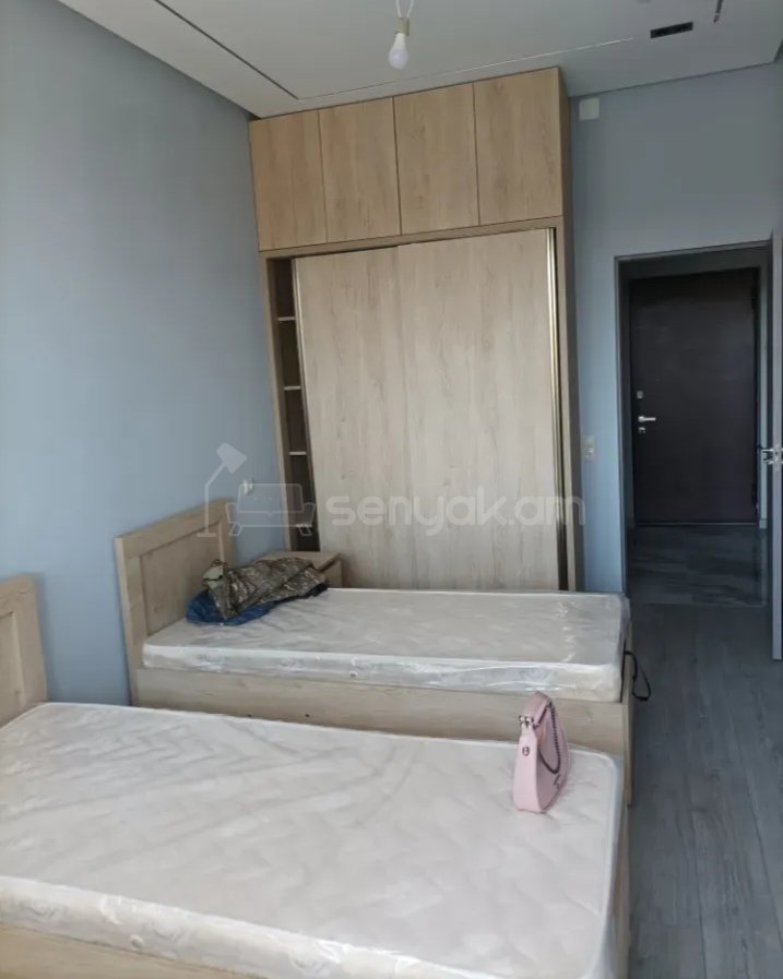 3 Սենյականոց Բնակարան, 90քմ, 4/16 հարկ, Նորմալ Վիճակում, Կահավորված