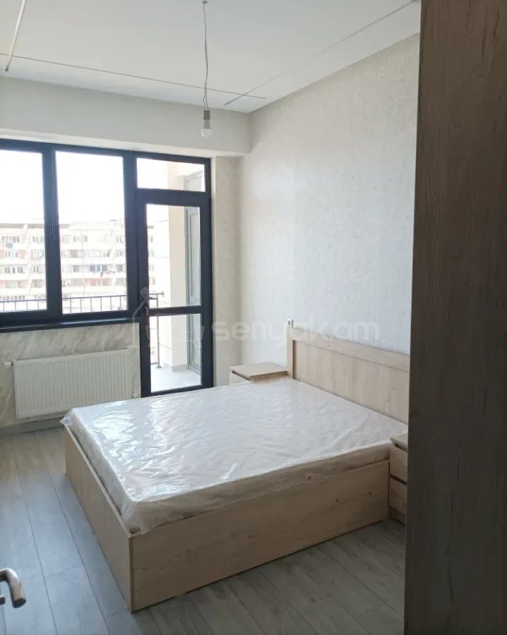 3 Սենյականոց Բնակարան, 90քմ, 4/16 հարկ, Նորմալ Վիճակում, Կահավորված