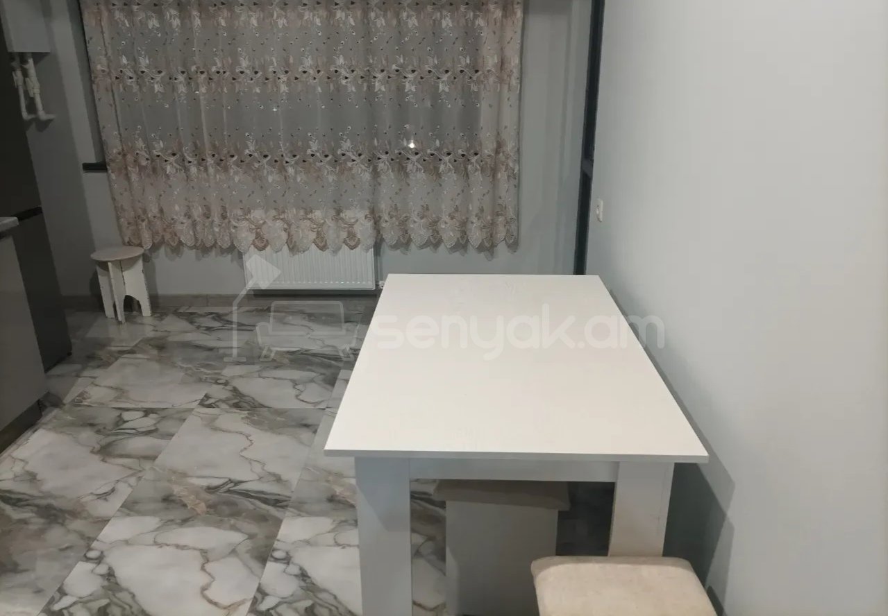 3 Սենյականոց Բնակարան, 90քմ, 4/16 հարկ, Նորմալ Վիճակում, Կահավորված