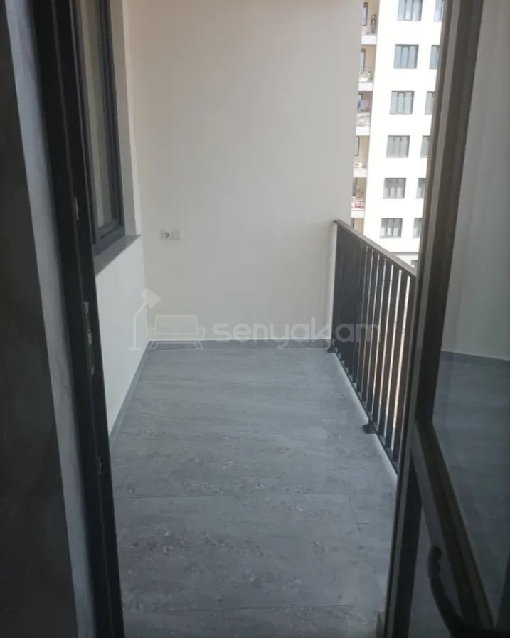 3 Սենյականոց Բնակարան, 90քմ, 4/16 հարկ, Նորմալ Վիճակում, Կահավորված