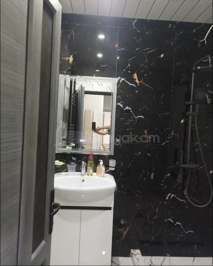 3 Սենյականոց Բնակարան, 90քմ, 4/16 հարկ, Նորմալ Վիճակում, Կահավորված