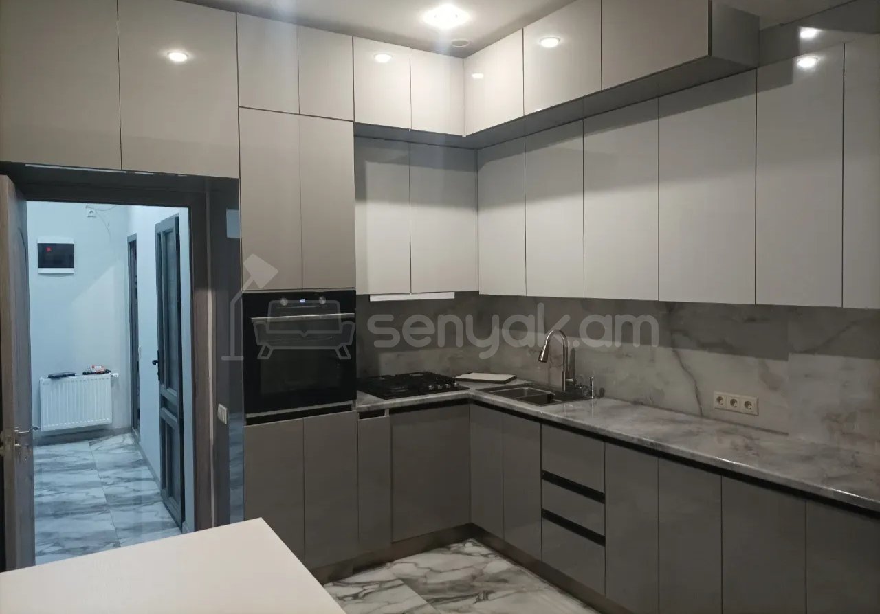 3 Սենյականոց Բնակարան, 90քմ, 4/16 հարկ, Նորմալ Վիճակում, Կահավորված